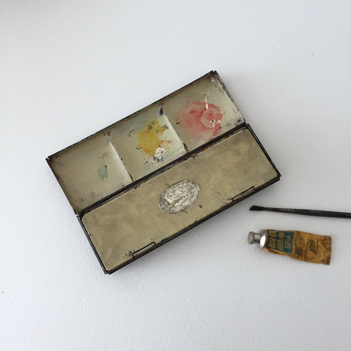 アンティーク水彩絵具のパレット イギリス製 鉄ものディスプレイ