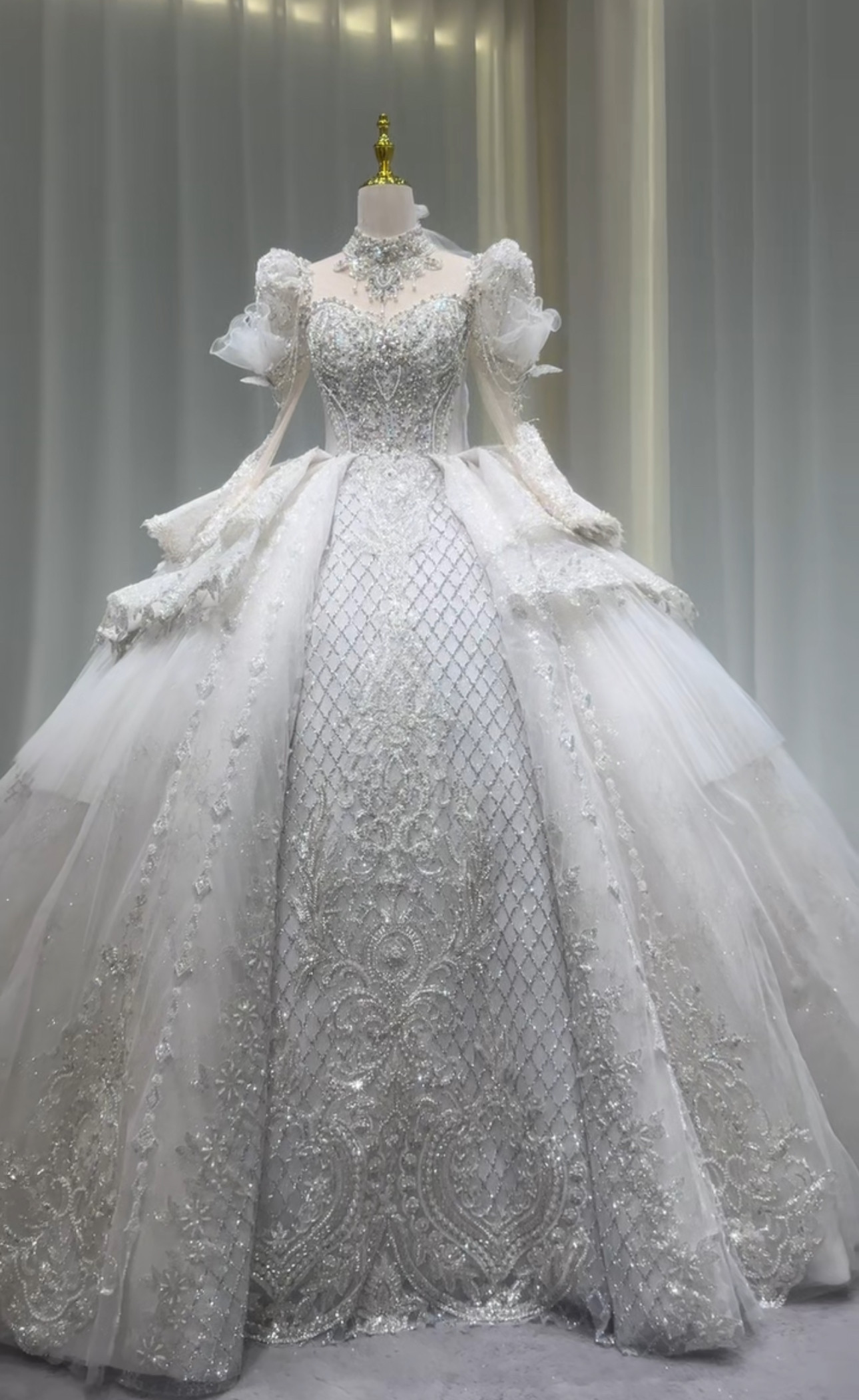 新入荷続々　姫袖　パフスリーブ　プリンセスライン　ギャザー　フレアスカート　大人気　ウェディング　結婚式挙式花嫁披露宴