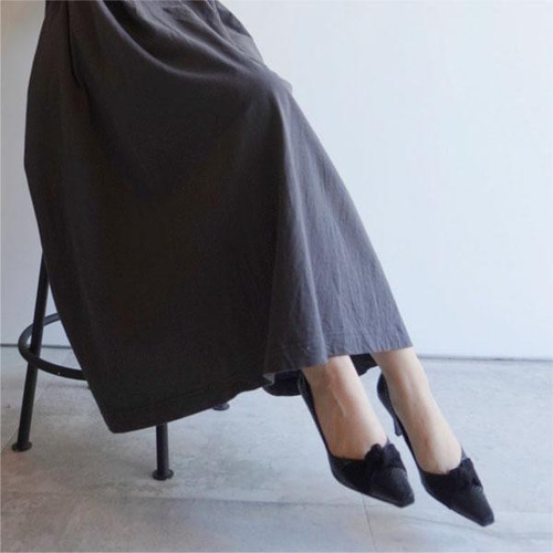 輝く美しさ⭐︎リボン付きブラックパイソン8cmヒールパンプス