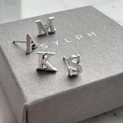 【片耳用】silverのアルファベットピアス/イニシャル 3枚目の画像