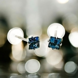 プラチナ900 製 ロンドンブルートパーズ スクエア スタッド ピアス 両耳用 3mm 定番4本爪ピアス Pt900 5枚目の画像