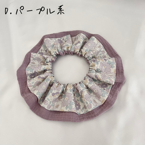 リバティ生地を使用した2段フリルのまんまるスタイ スタイ・よだれかけ