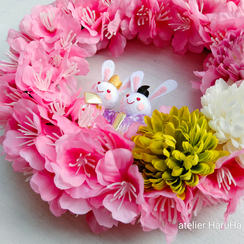 春のお花とパールのミニリース　雛祭り　春リース　造花　桃の節句 ひな祭りリース 桃の花とお雛様アートフラワーリース リース おはな