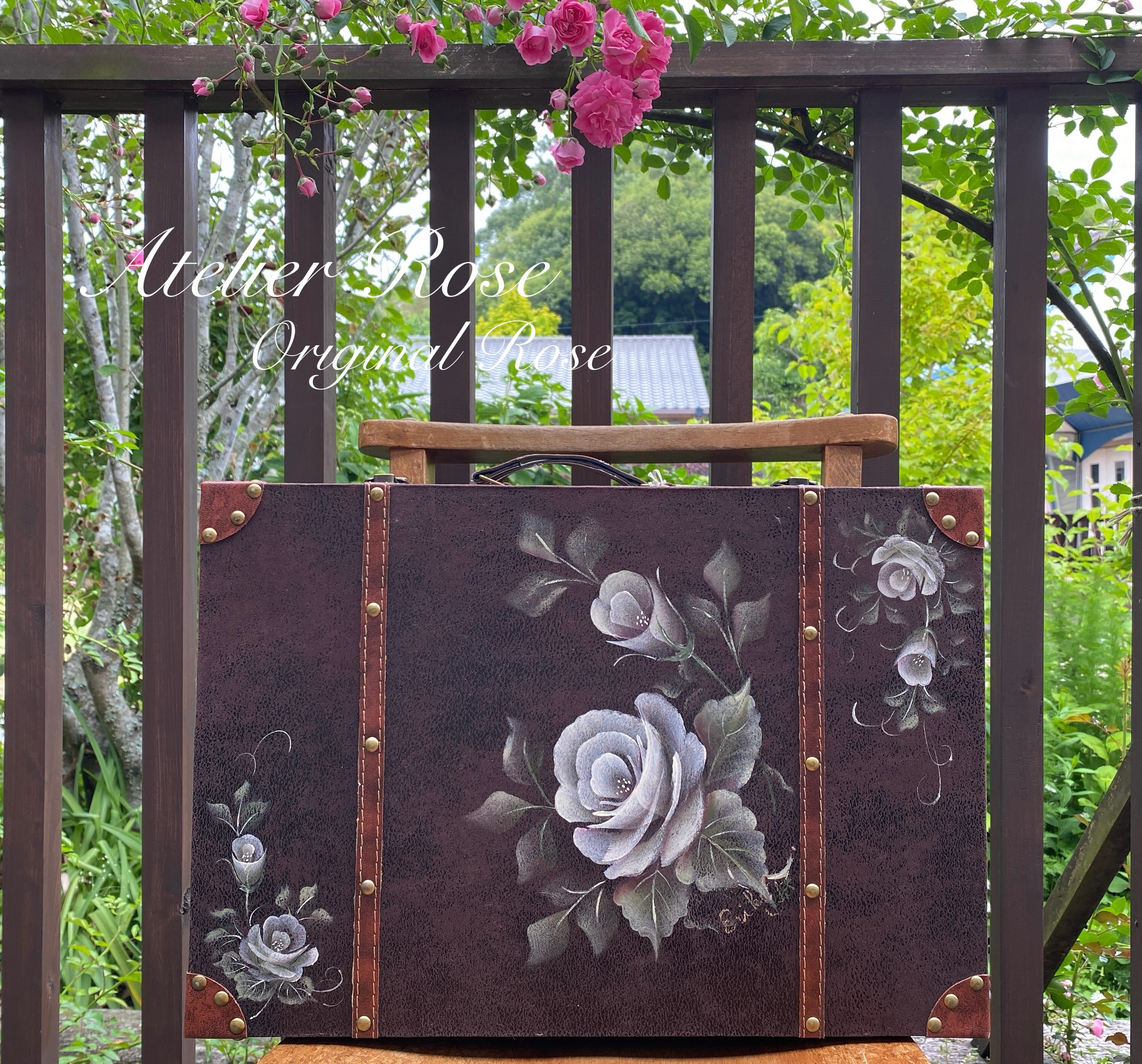 トールペイント作品　ピンクの薔薇とリボン柄　木製収納ボックス トールペイント作品 ピンクの薔薇とリボン柄 木製収納ボックス