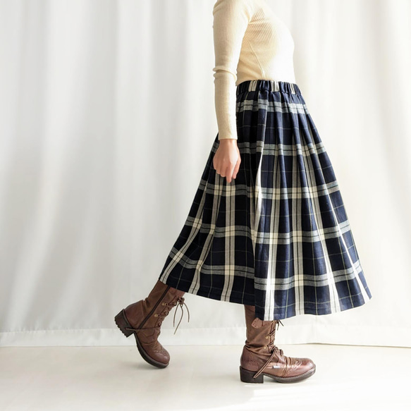 オールシーズン コットンツイード ネイビーチェックのタックギャザー