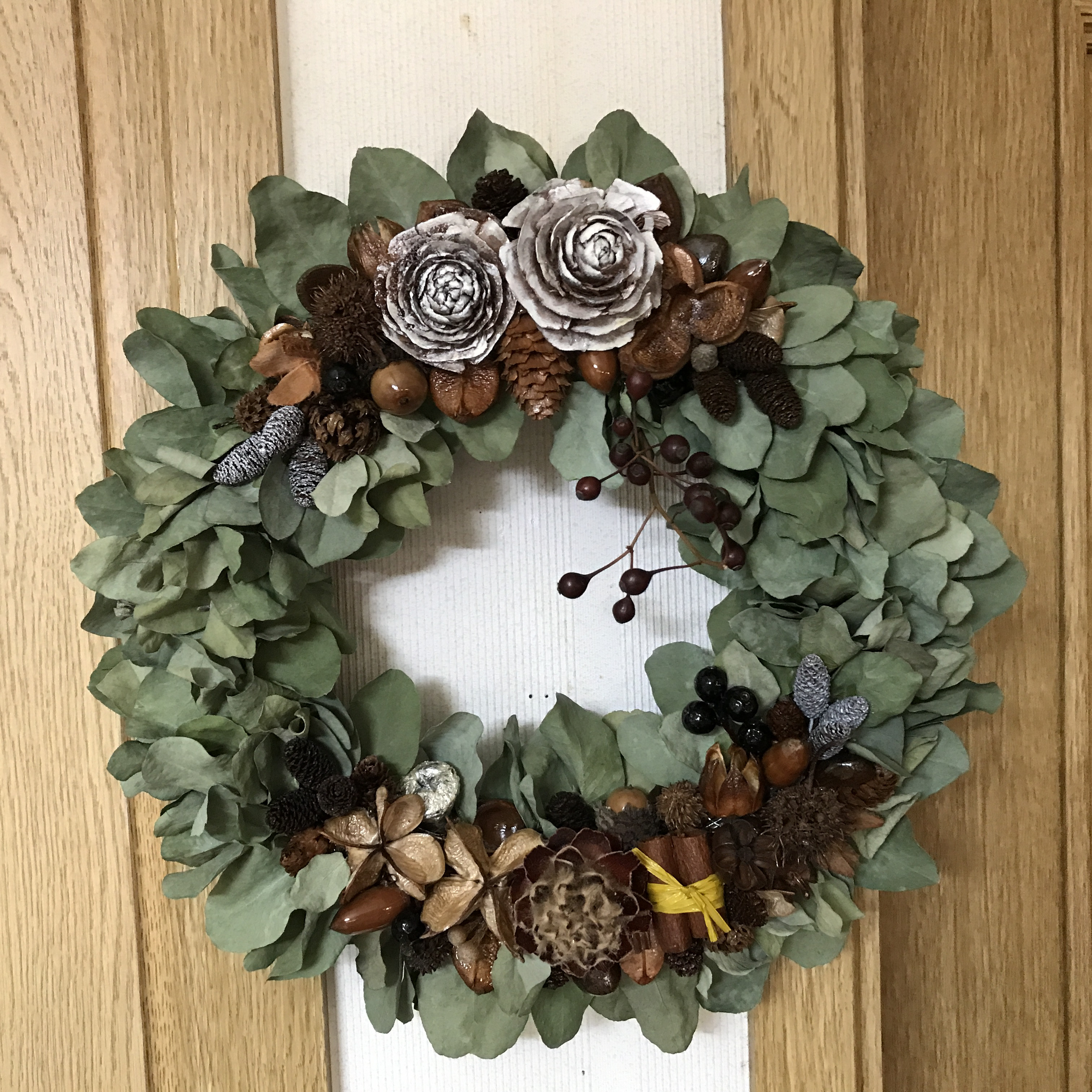 《新作》オールシーズン飾れるドライナッツとユーカリドライの癒しのリース（1点限定）