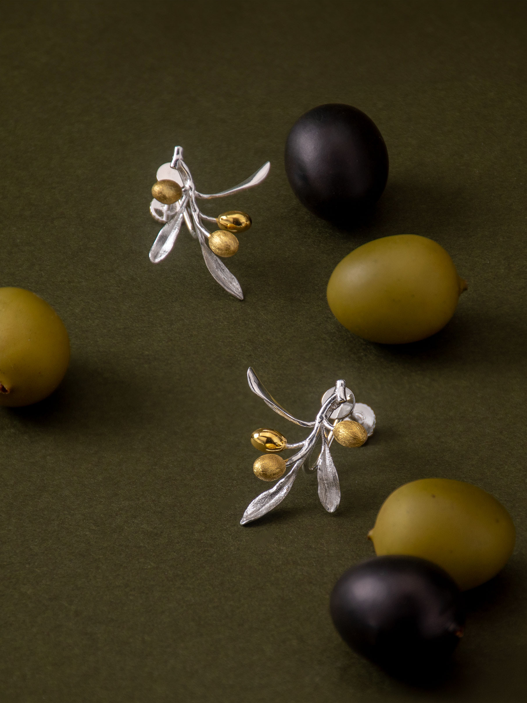 オリーブの葉と実 イヤリング