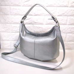 ★ハンドメイド★日本製★ソフト・本革★２ＷＡＹショルダーバッグ★シルバー色★コロンとしたスタイル★超軽量★ 2枚目の画像