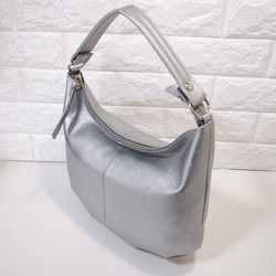 ★ハンドメイド★日本製★ソフト・本革★２ＷＡＹショルダーバッグ★シルバー色★コロンとしたスタイル★超軽量★ 7枚目の画像