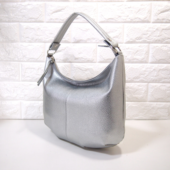 ★ハンドメイド★日本製★ソフト・本革★２ＷＡＹショルダーバッグ★シルバー色★コロンとしたスタイル★超軽量★ 12枚目の画像