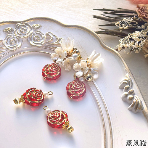 フラワータッセル アンティークローズ薔薇チャーム レッド4個【a5015  