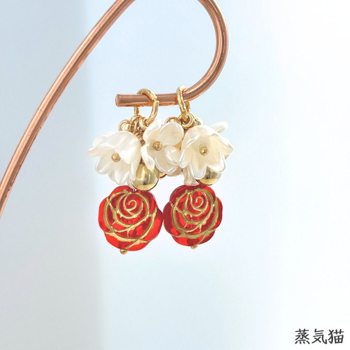 フラワータッセル アンティークローズ薔薇チャーム レッド4個【a5015