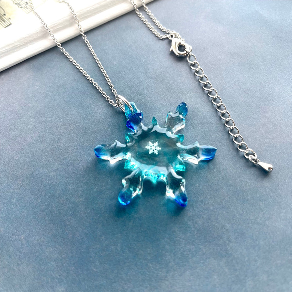 氷翠の雪華（ひょうすいのせっか） ネックレス 雪の結晶 雪化粧