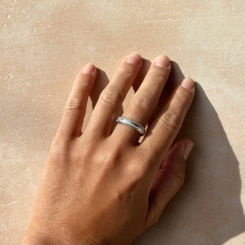 ハンドメイドのシルバーリング　インディアンジュエリー風　スタンプワーク ハンドメイドのシルバーリング インディアンジュエリー風 スタンプ