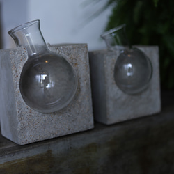 「水たまS」花束に自然な横の動きを生み出す花瓶 3枚目の画像