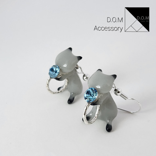 ちょっこり♡風鈴風にゃんこ♡ロシアンブルー ピアス/イヤリング☆