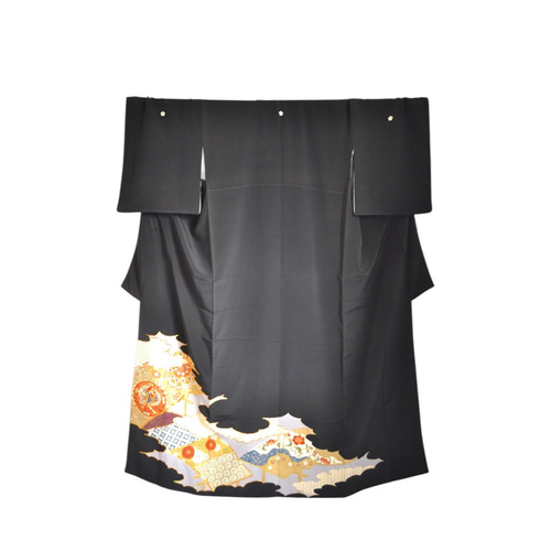XL,黒留袖リメイクドレス – 日本伝統柄の豪華な一点物（正絹