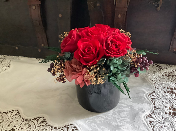 真っ赤なバラのアレンジメント/オールプリザーブドフラワー/お祝い