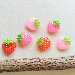 20×16mm　イチゴのデコパーツ　３色×１０　３０個　P979 6枚目の画像