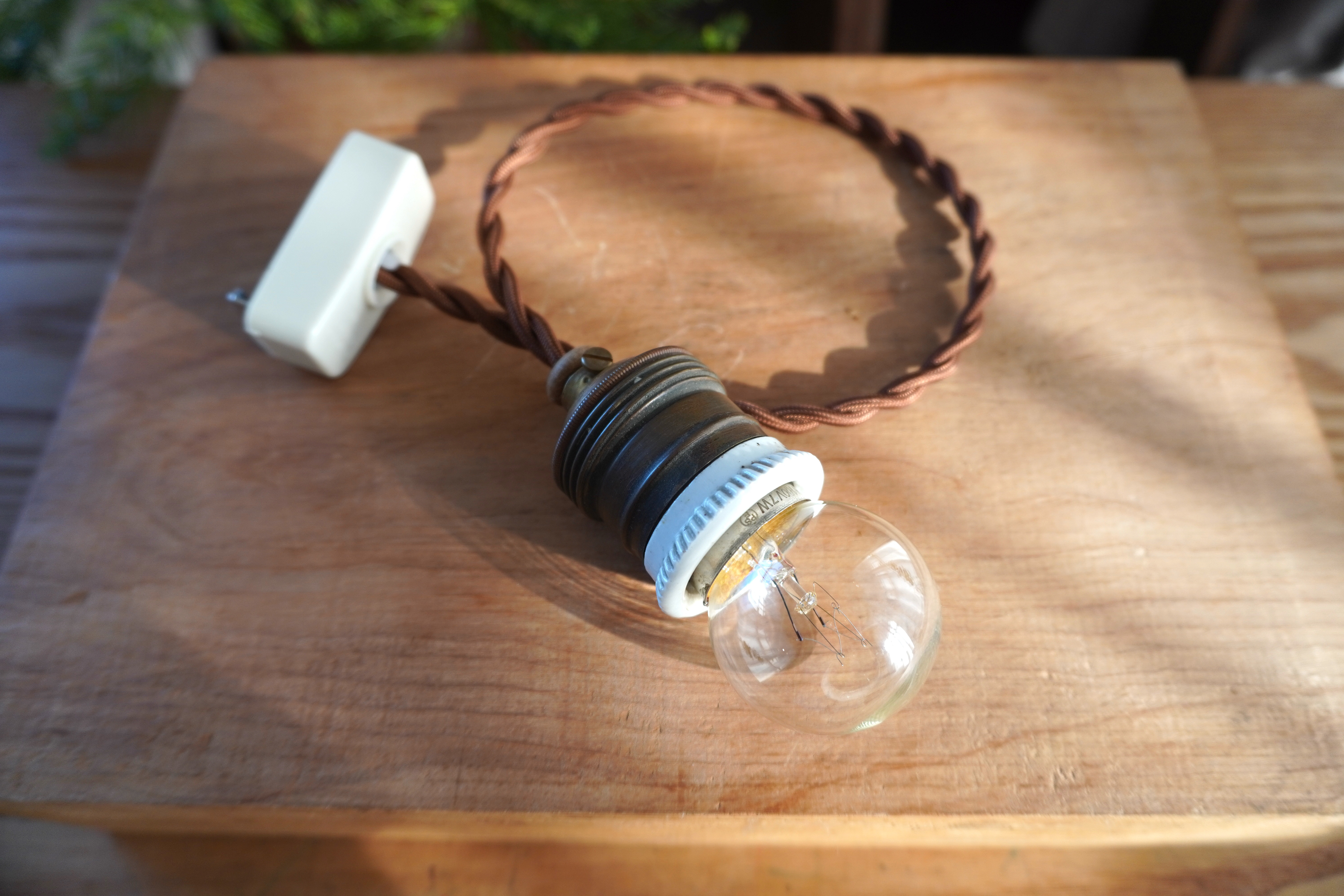 アンティーク ソケットランプ　■真鍮/ペンダント/照明/ライト/木製　B123