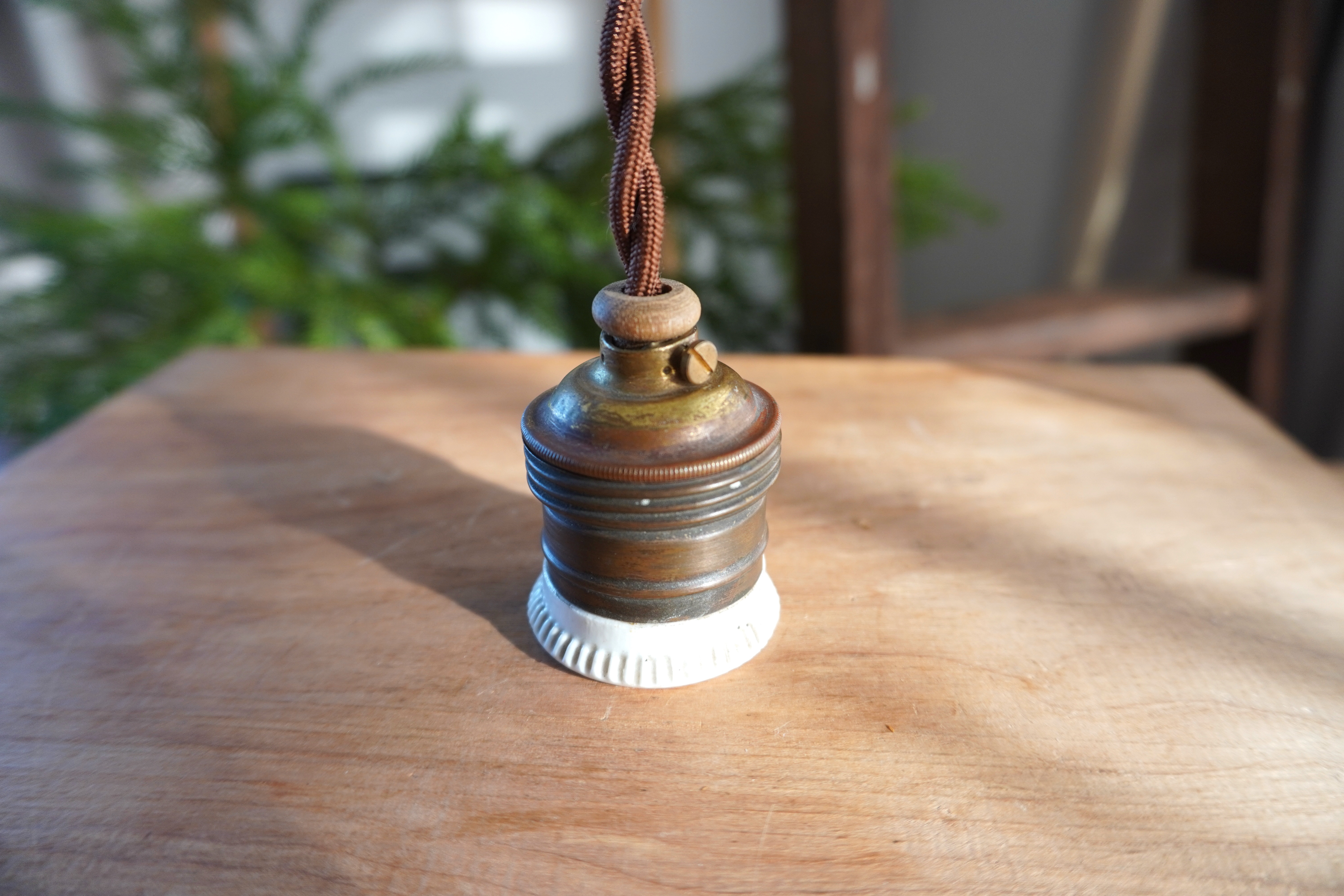 アンティーク ソケットランプ　■真鍮/ペンダント/照明/ライト/木製　B123