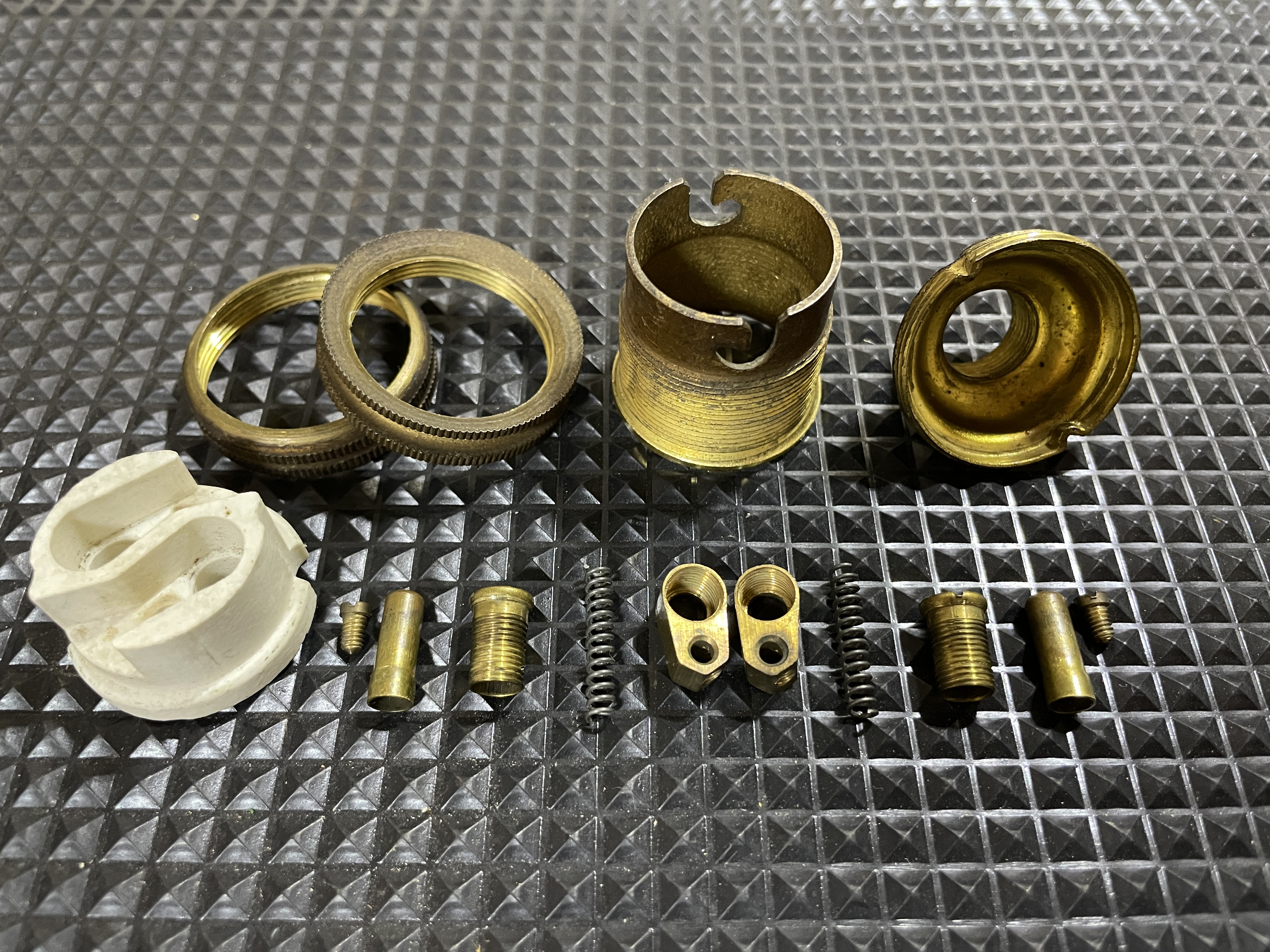 アンティーク ソケットランプ　■真鍮/ペンダント/照明/ライト/木製　B123