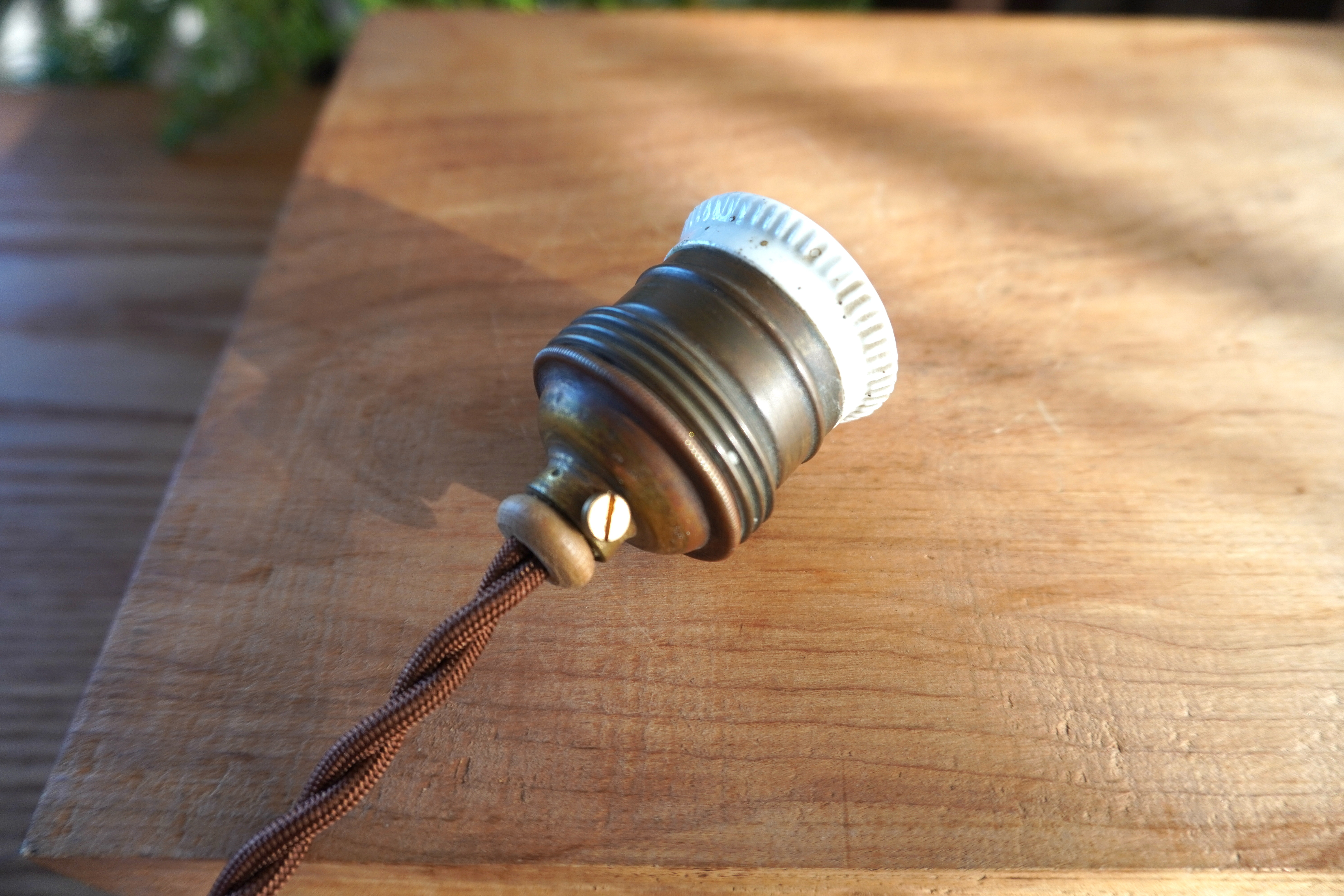 アンティーク ソケットランプ　■真鍮/ペンダント/照明/ライト/木製　B123