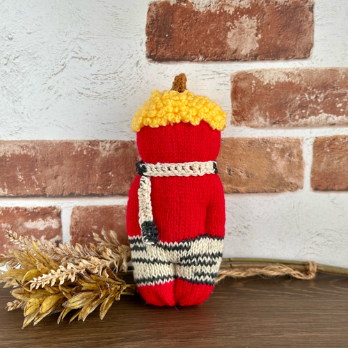 ちょっぴりにやけ顔な赤い鬼のあみぐるみ その他置物 編み物屋 ami