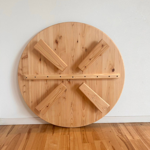 【つい触りたくなる国産ヒノキの折畳みちゃぶ台】直径90㎝【サイズオーダー可】 つい触りたくなる国産ヒノキの折畳みちゃぶ台】直径90㎝ 角が丸い 北欧