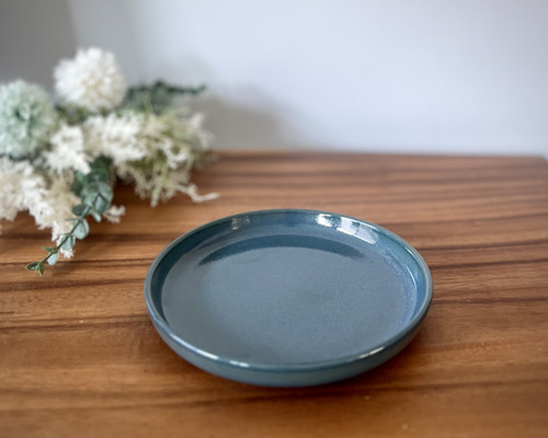 淡い青色の円形プレート 2枚セット BleProブルポロ：くすみ深い青の情熱/地中海料理/セラドン焼き 円形