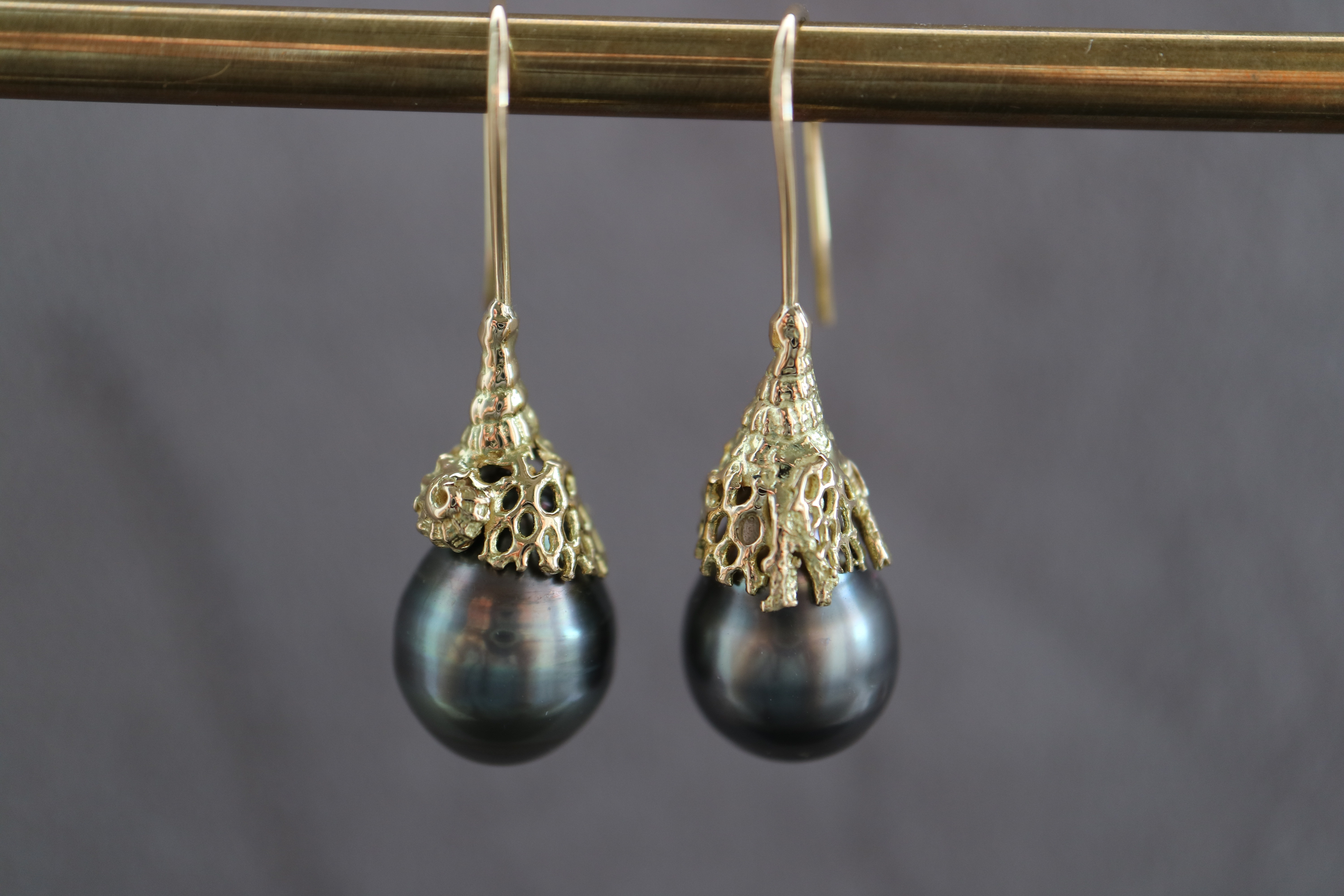 Drop Tahiti Pearl K18 ピアス (24P-03)