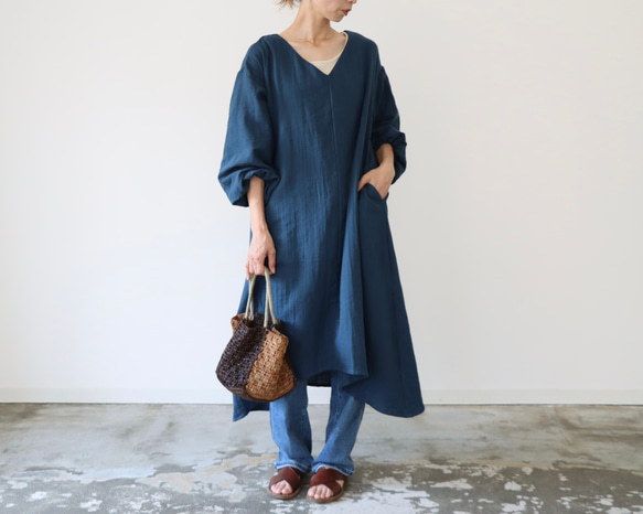 【全２２色】ふわふわ厚みが2倍！厚手ダブルガーゼワンピース／ボリューム袖のバックタックVネックリラクシングワンピース 11枚目の画像