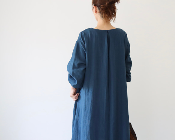 【全２２色】ふわふわ厚みが2倍！厚手ダブルガーゼワンピース／ボリューム袖のバックタックVネックリラクシングワンピース 5枚目の画像