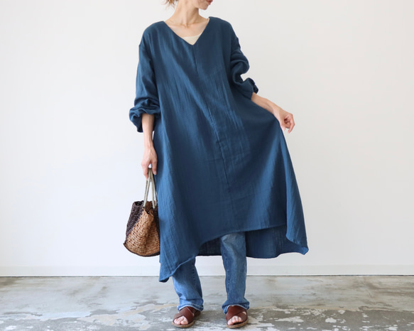 【全２２色】ふわふわ厚みが2倍！厚手ダブルガーゼワンピース／ボリューム袖のバックタックVネックリラクシングワンピース 8枚目の画像