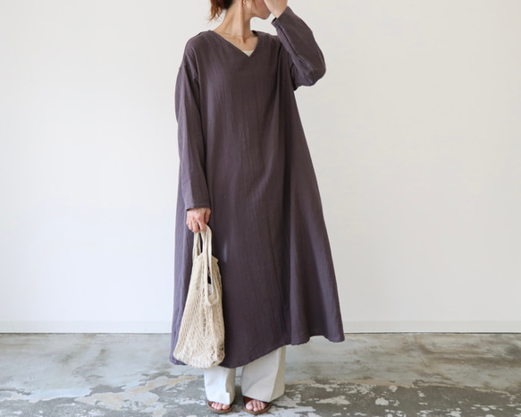 ふわふわ厚みが2倍／ゆったりリラックスワンピース／厚手ダブルガーゼワンピース／オーバーサイズ／ルームウェア／チャコール 4枚目の画像