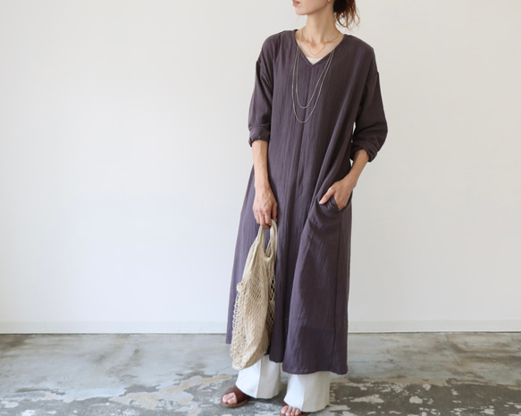 ふわふわ厚みが2倍／ゆったりリラックスワンピース／厚手ダブルガーゼワンピース／オーバーサイズ／ルームウェア／チャコール 9枚目の画像