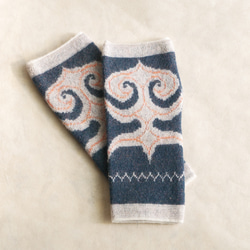 関根真紀×KAKERA KNIT ハンドウォーマー 「アイヌ文様テクンペ」柄