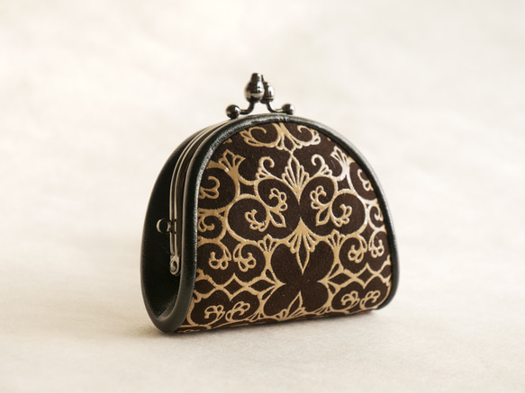 アイヌ　チヂリ 関根真紀デザイン katak | 【関根真紀デザイン 絹100%スカーフ】 アイヌの伝統的な木彫り