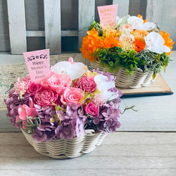 2色から選ぶ胡蝶蘭ローズバスケット　開店祝い　結婚祝い　プリザーブドフラワー　退職祝い　ピンク　オレンジ お誕生日 2枚目の画像