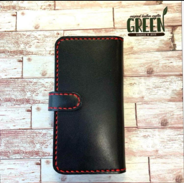 iPhoneケース　3枚ポケット、ベルト付き　スマホケース手帳型　本革　黒　ブラック　背面ベルト