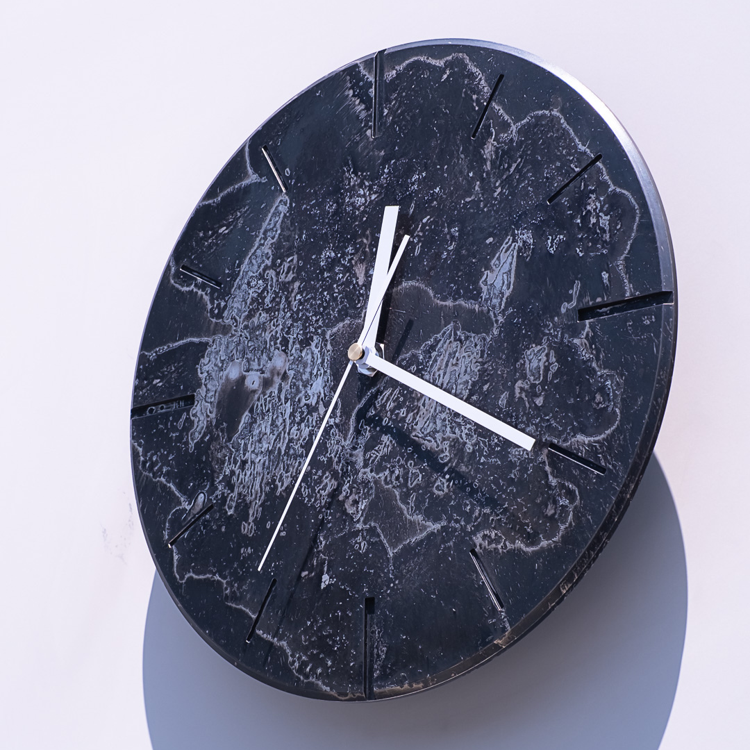 ひかりを楽しむ掛け時計〈夜空〉26cm｜おおきな時計｜結婚式｜輝きを与える光のインテリア