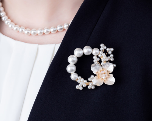 パール花びら型ネックレス ゴールドメッキ コリエルイゼット パール花びら型ネックレス ゴールドメッキ コリエルイゼット