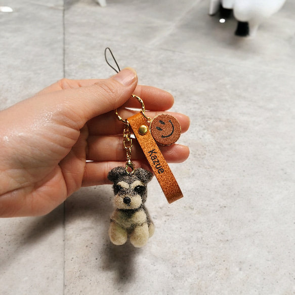 羊毛フェルトオーダーネーム入りキーホルダー★ハンドメイド★あみぐるみ愛犬雑貨愛犬ちゃんお作りしますシュナウザーにこちゃん 2枚目の画像