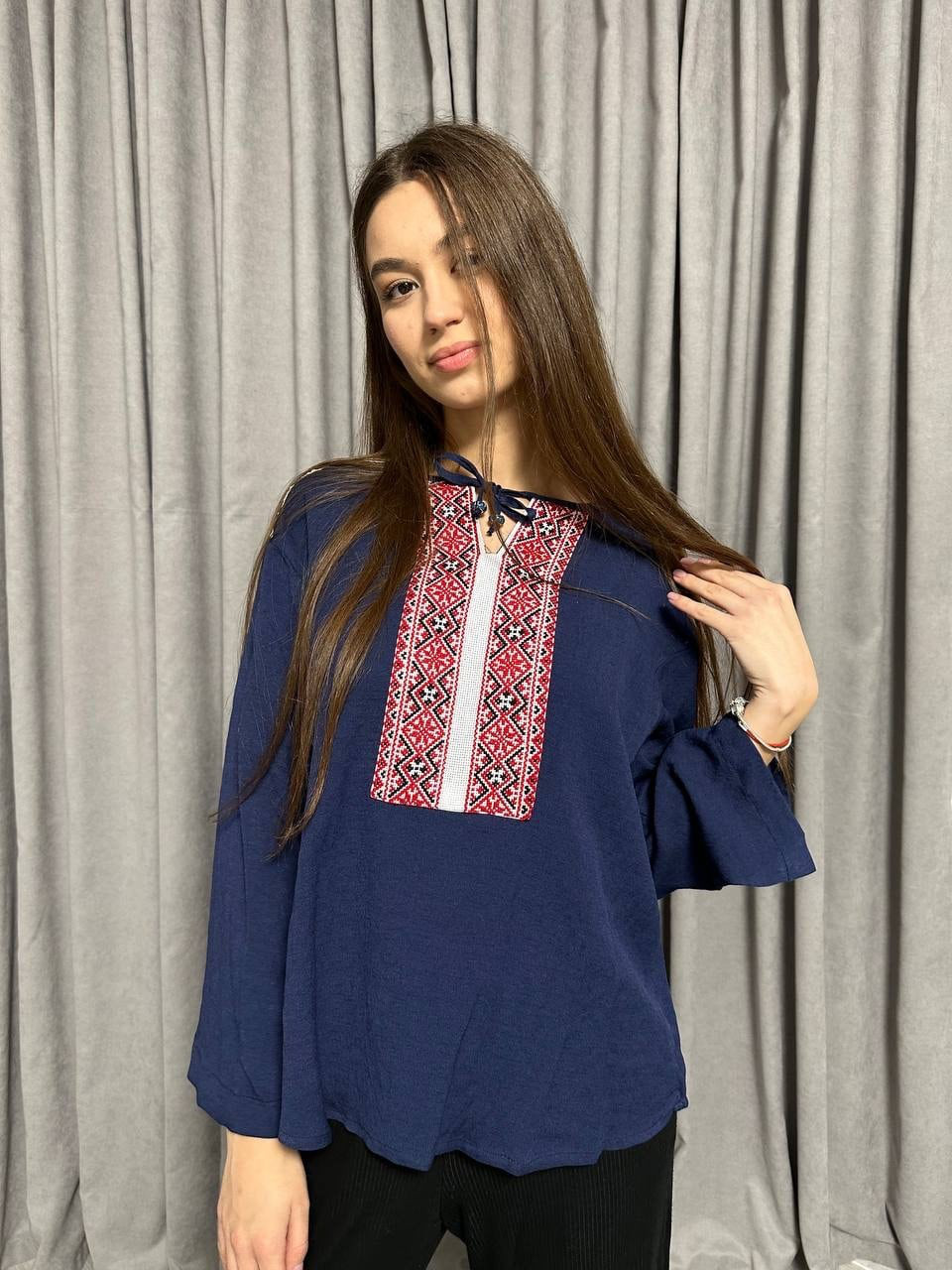 ウクライナ伝統手刺繍ヴィシヴァンカ　民族衣装　ハンドメイド　東欧　ブラウス　麻