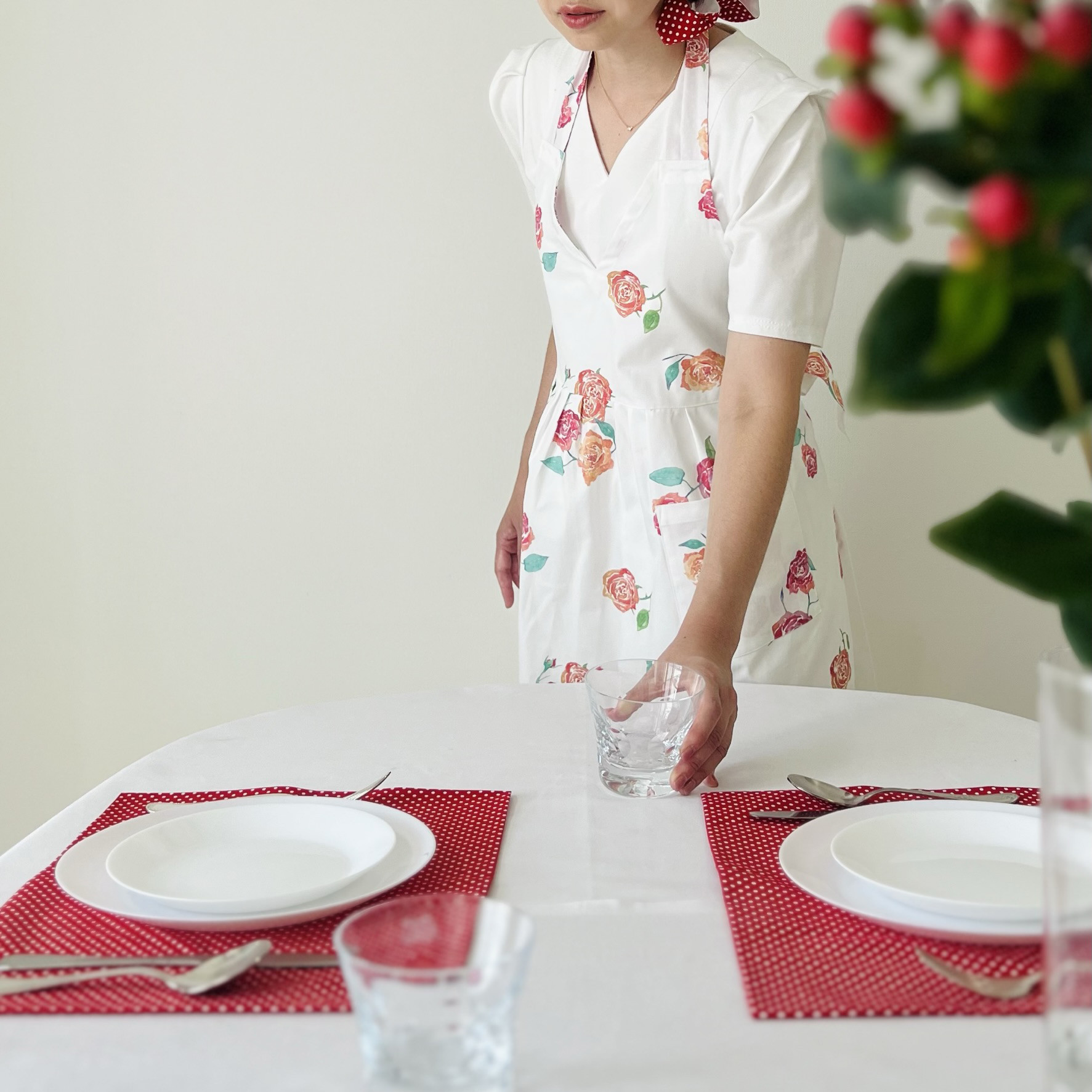 エプロンおしゃれ　花柄　バラ　綿100％　オックス　国産　母の日　ギフト　プレゼント　妻プレゼント