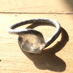 希少石❢リビアングラスの原石リング 透明感たっぷり高品質❢ 指輪