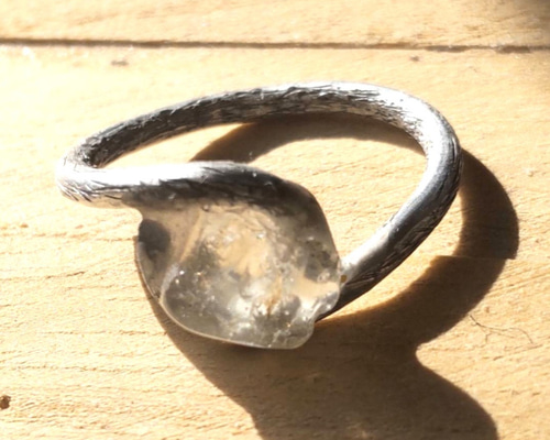 特別な鑑別書付きリビアングラス❤シルバーリング希少宝石質❤ 特別な鑑別書付きリビアングラス❤シルバーリング希少宝石質