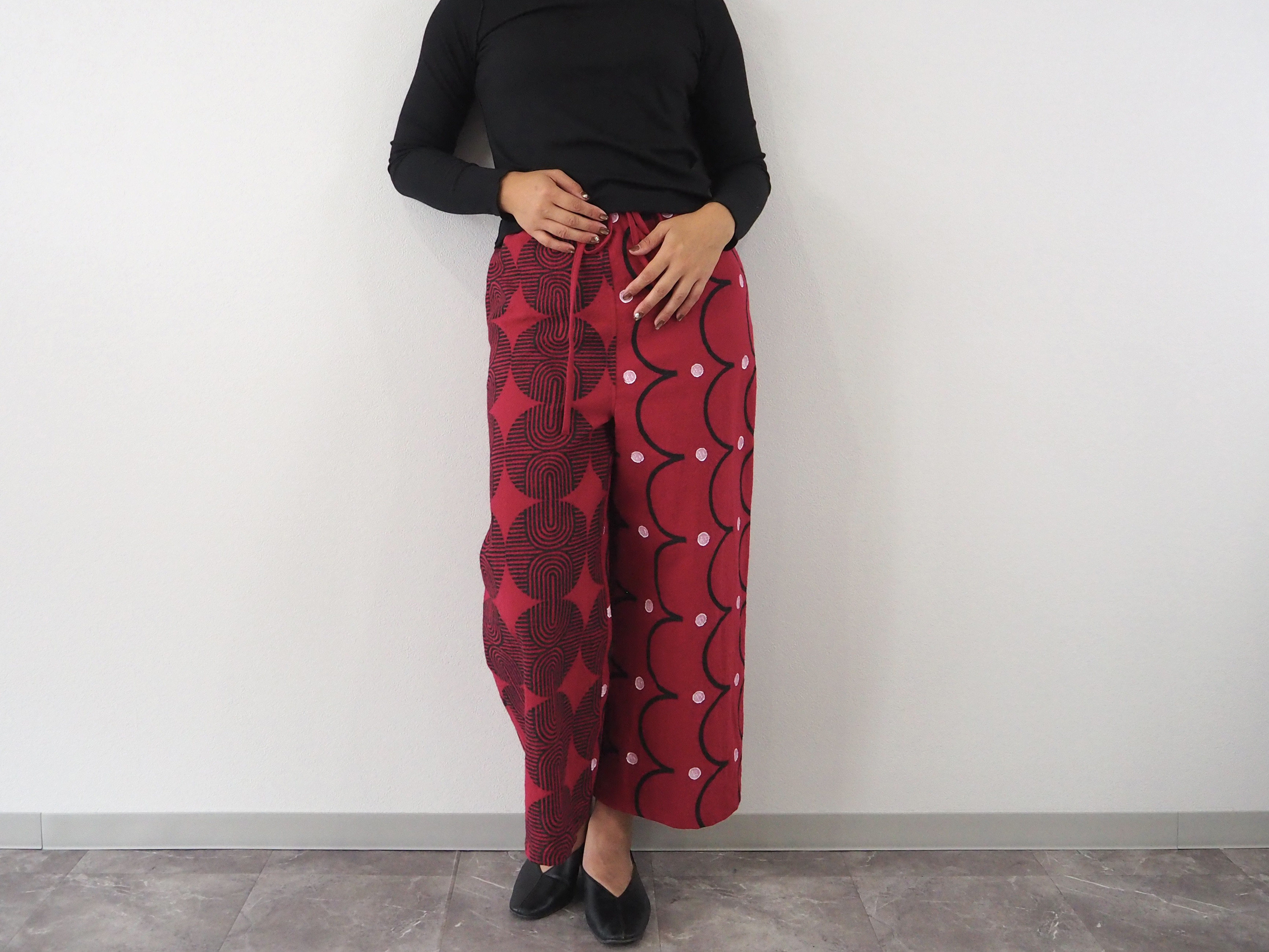 ブロックプリント/総柄のストレートパンツ