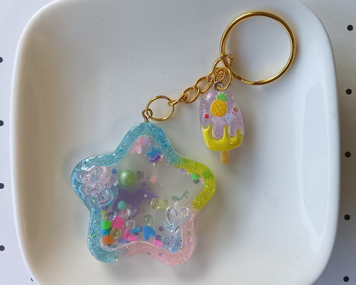 シャカシャカキーホルダー 星 星型 スター ゆめかわ シェイカー