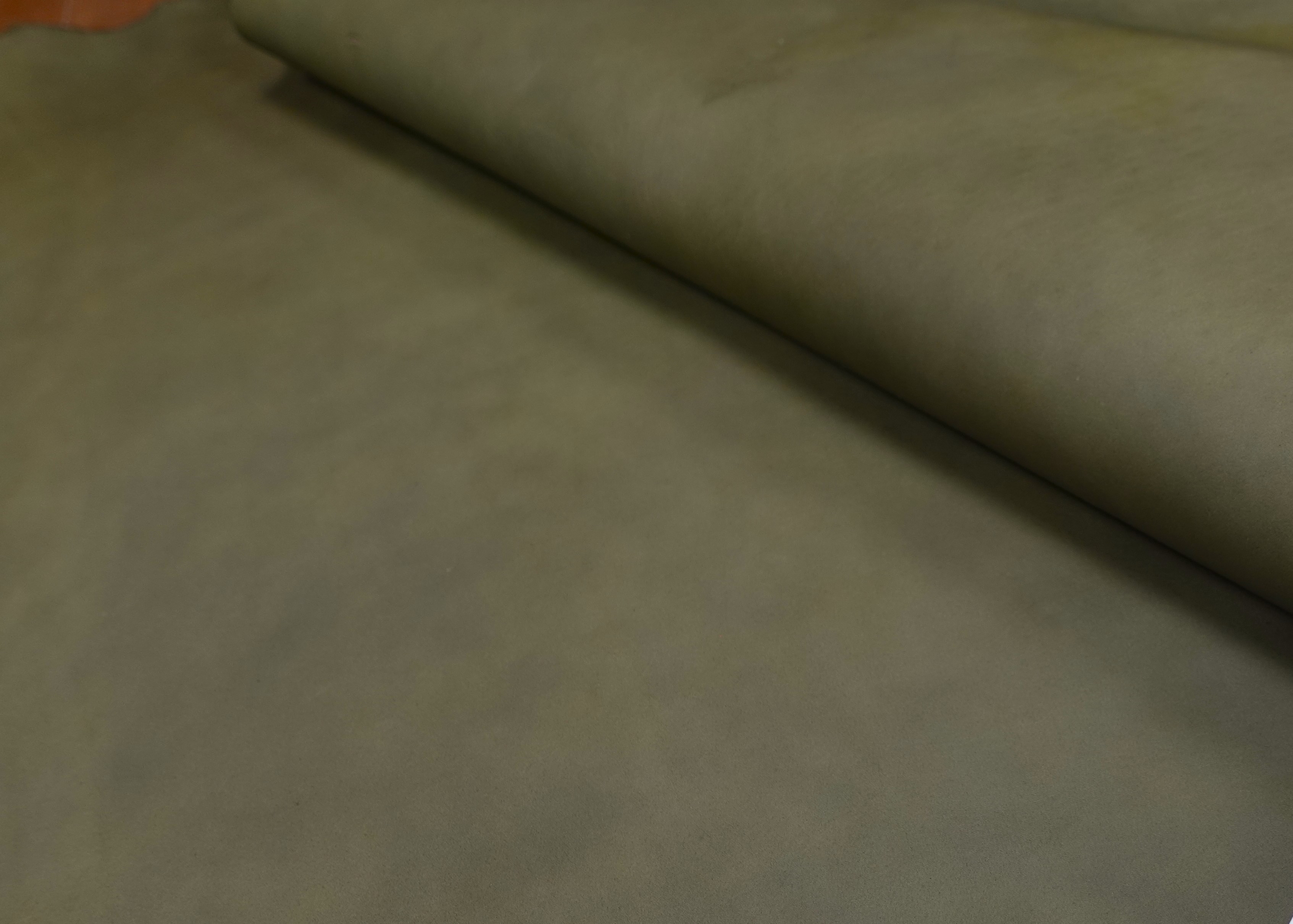 牛　タンニン鞣しオイルスムース　＃オリーブ